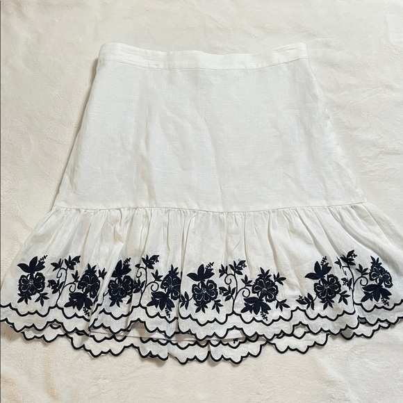 J. Crew white Skirt with navy blue Floral Design - Picture 2 of 10